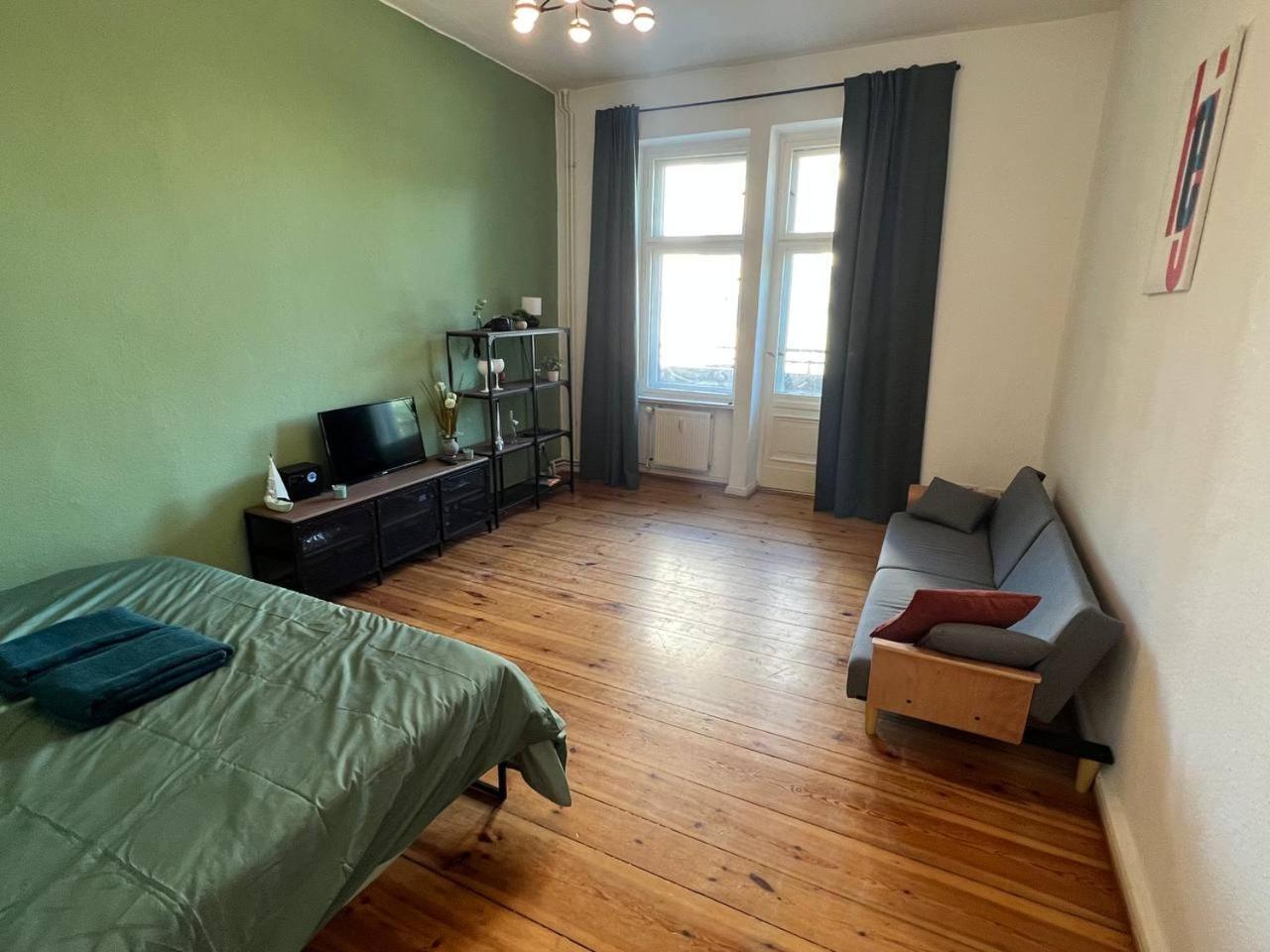 Stylish 2-Room Apartment With Balcony Next To East Side Gallery Berlino Esterno foto