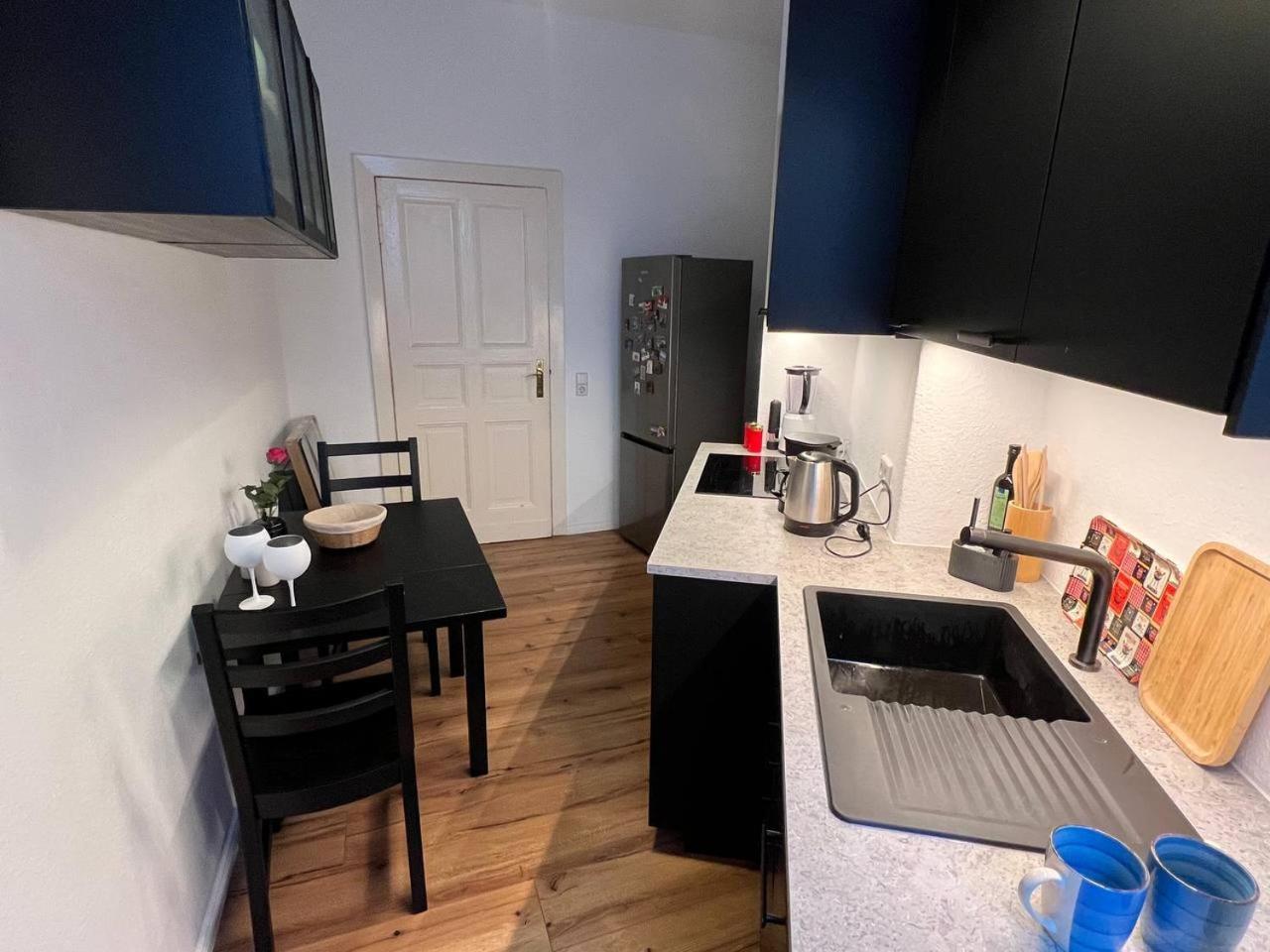 Stylish 2-Room Apartment With Balcony Next To East Side Gallery Berlino Esterno foto