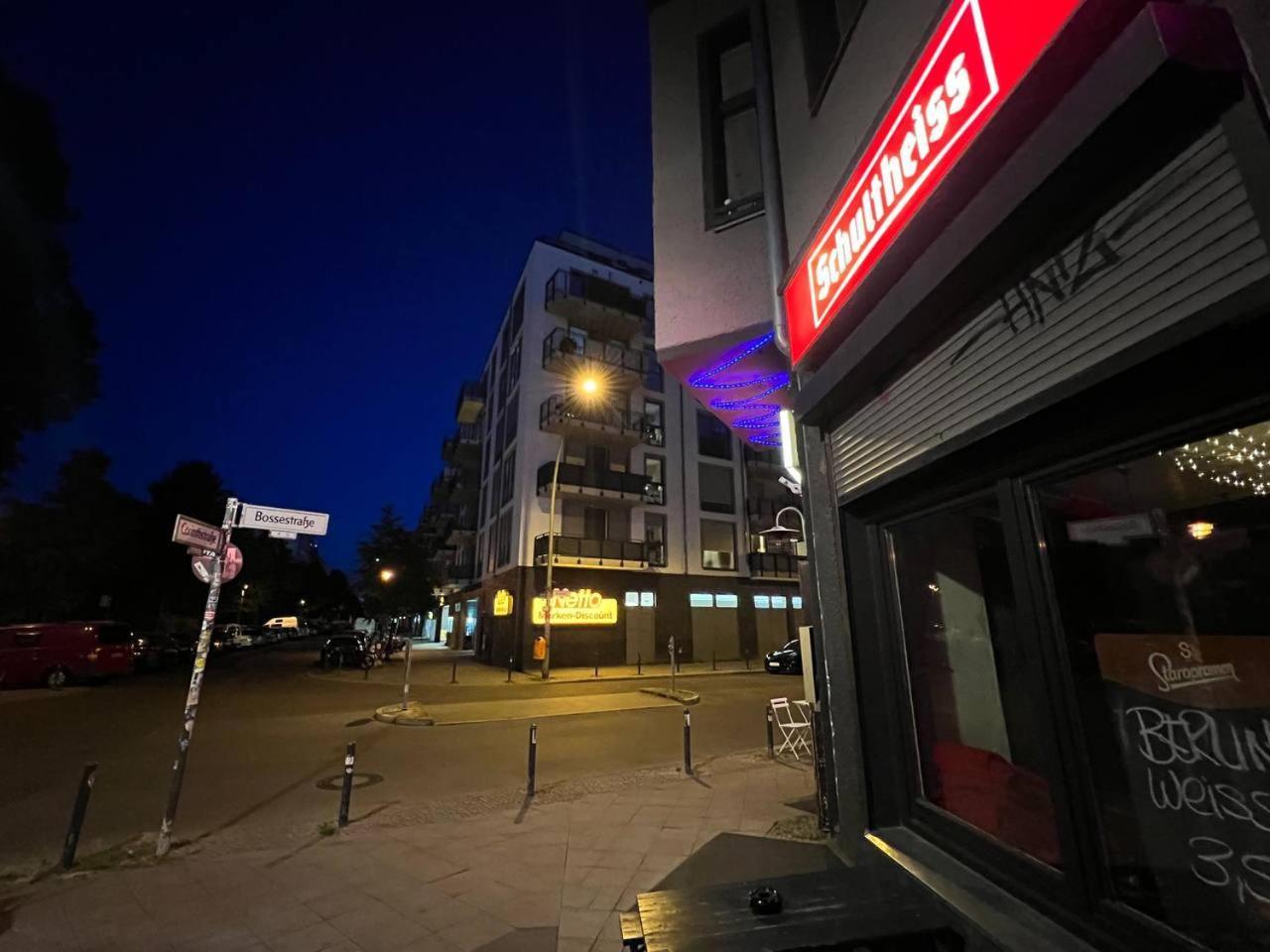 Stylish 2-Room Apartment With Balcony Next To East Side Gallery Berlino Esterno foto
