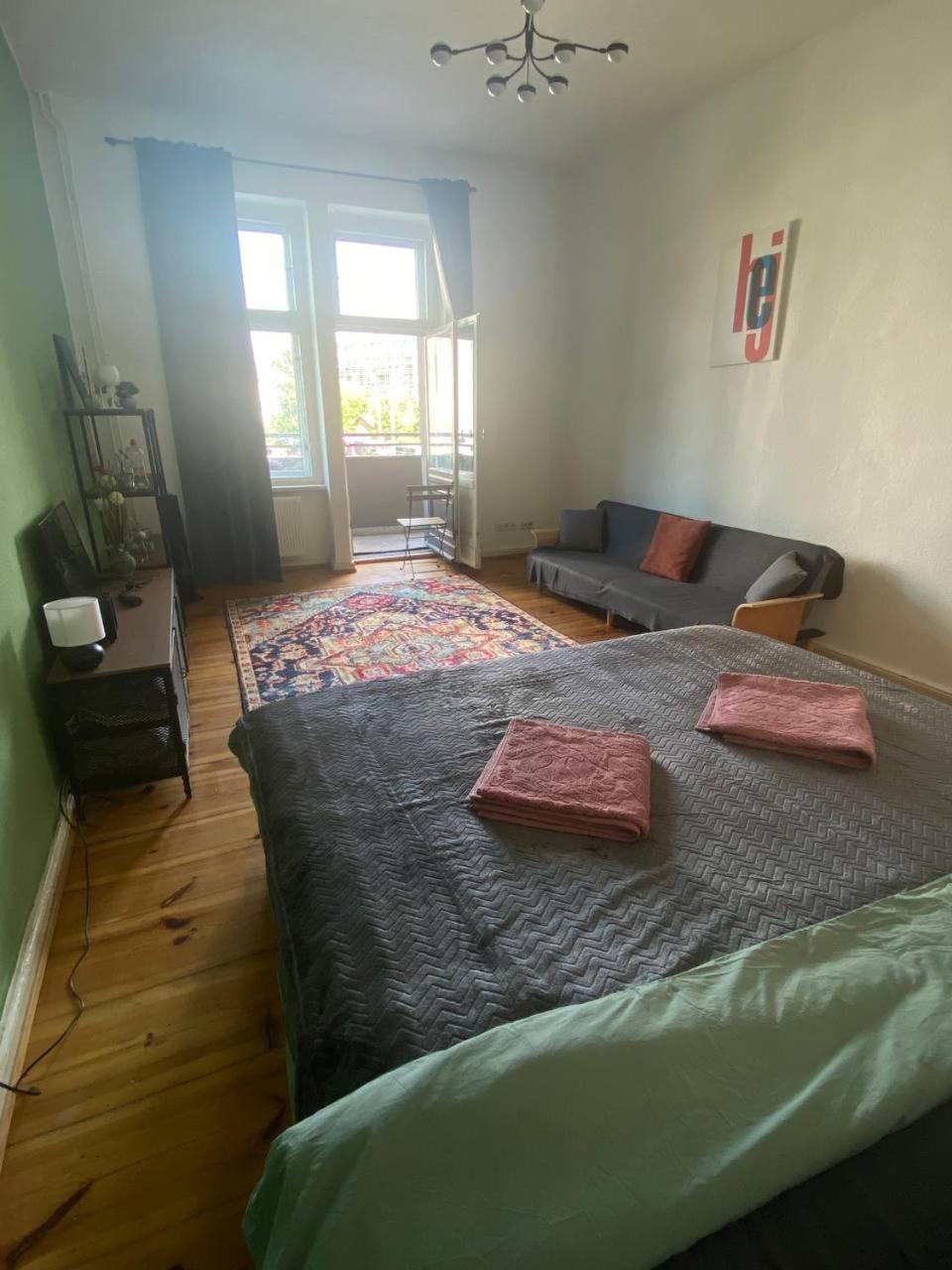 Stylish 2-Room Apartment With Balcony Next To East Side Gallery Berlino Esterno foto