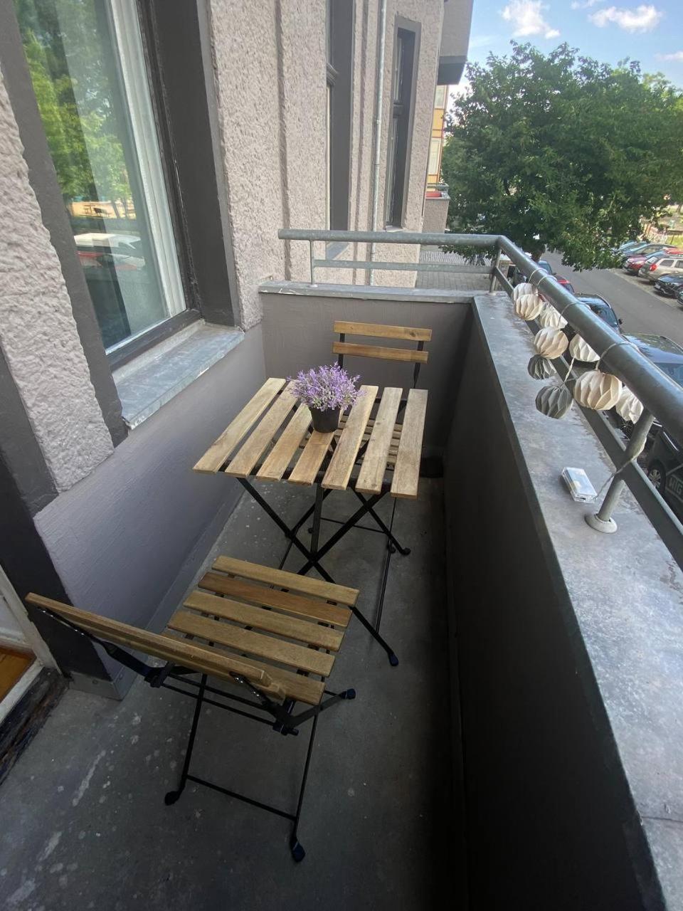 Stylish 2-Room Apartment With Balcony Next To East Side Gallery Berlino Esterno foto