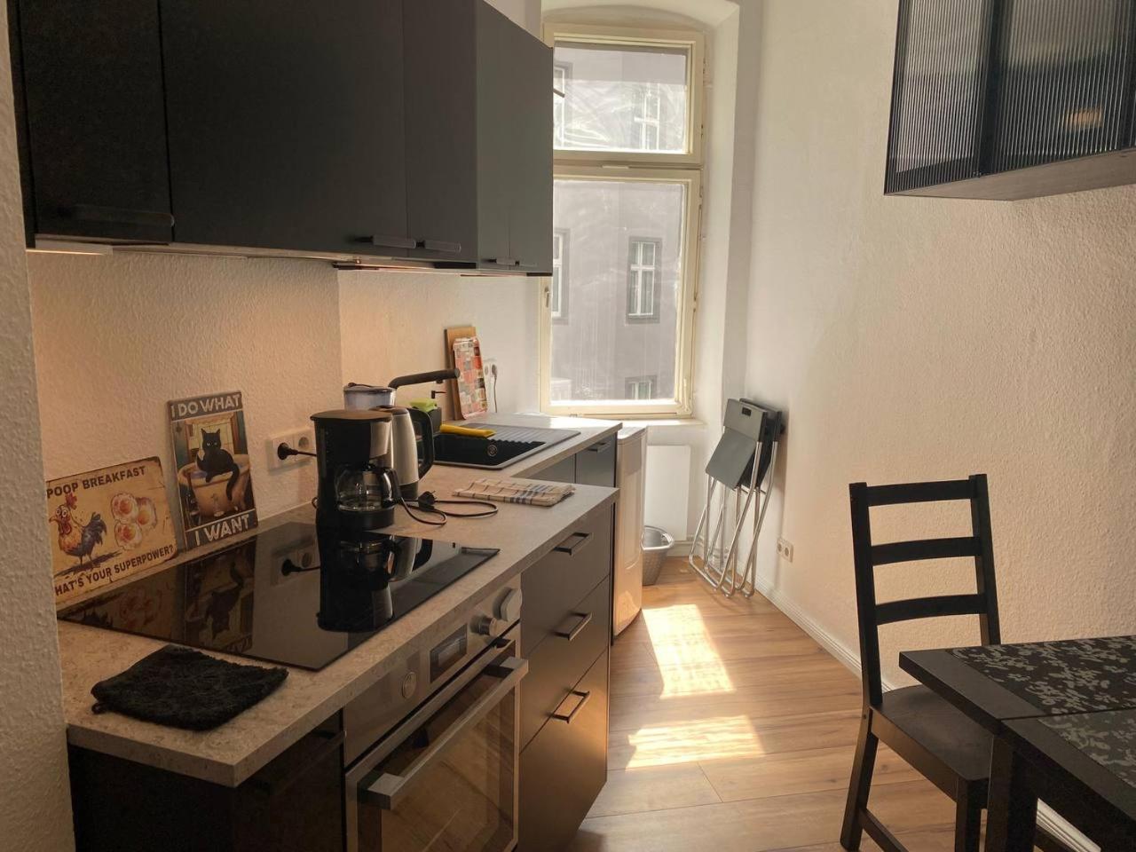 Stylish 2-Room Apartment With Balcony Next To East Side Gallery Berlino Esterno foto