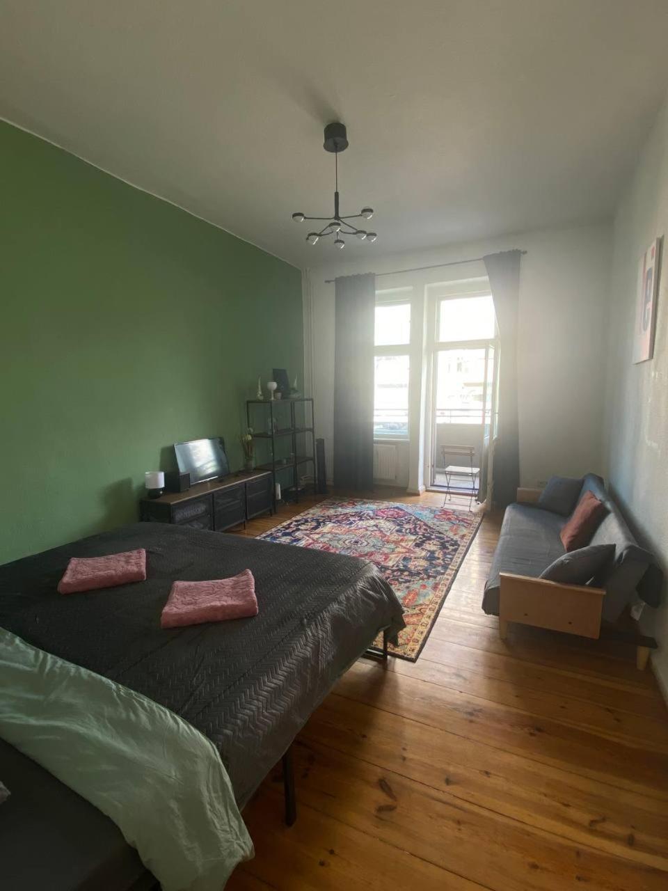 Stylish 2-Room Apartment With Balcony Next To East Side Gallery Berlino Esterno foto