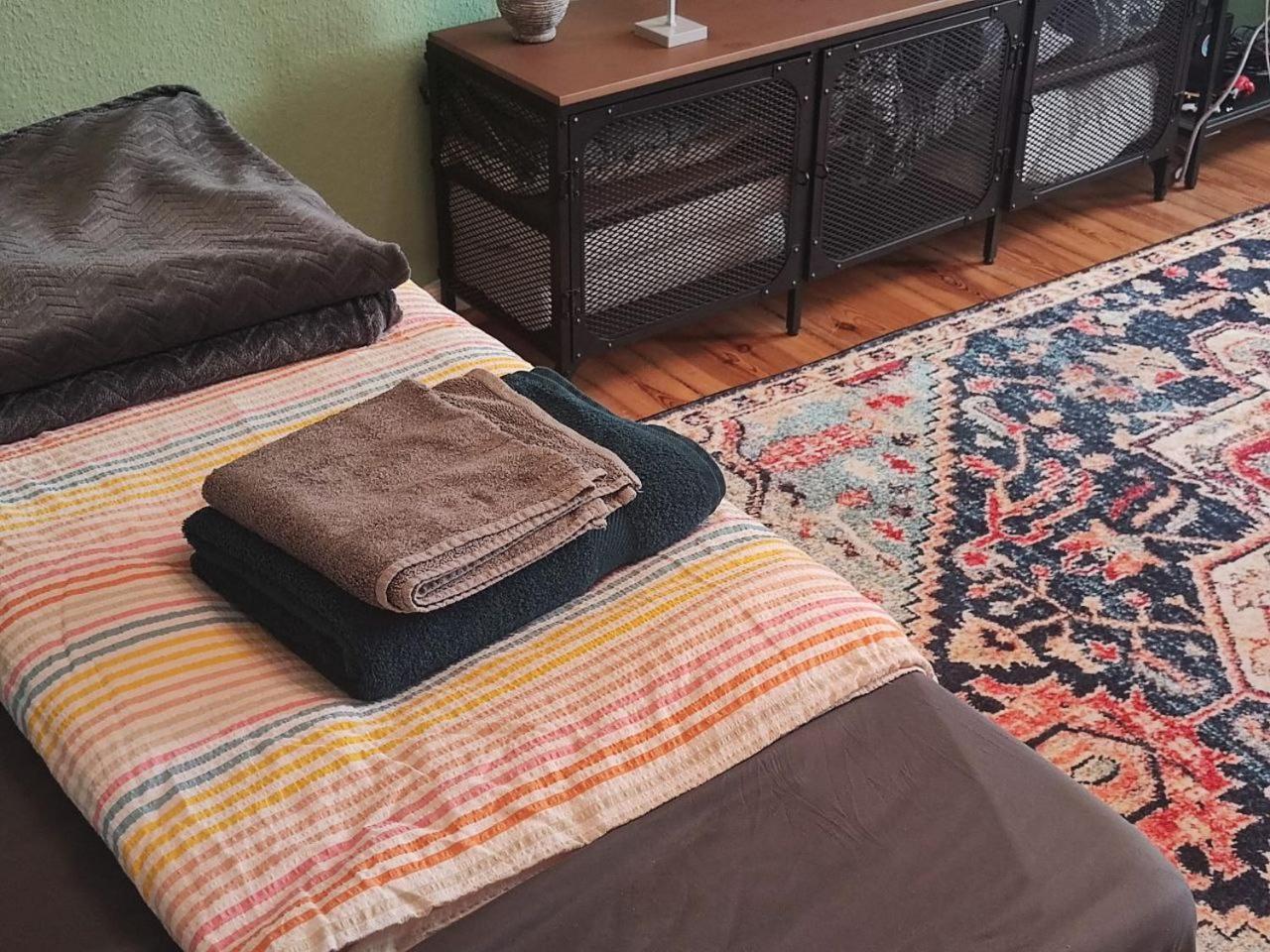 Stylish 2-Room Apartment With Balcony Next To East Side Gallery Berlino Esterno foto